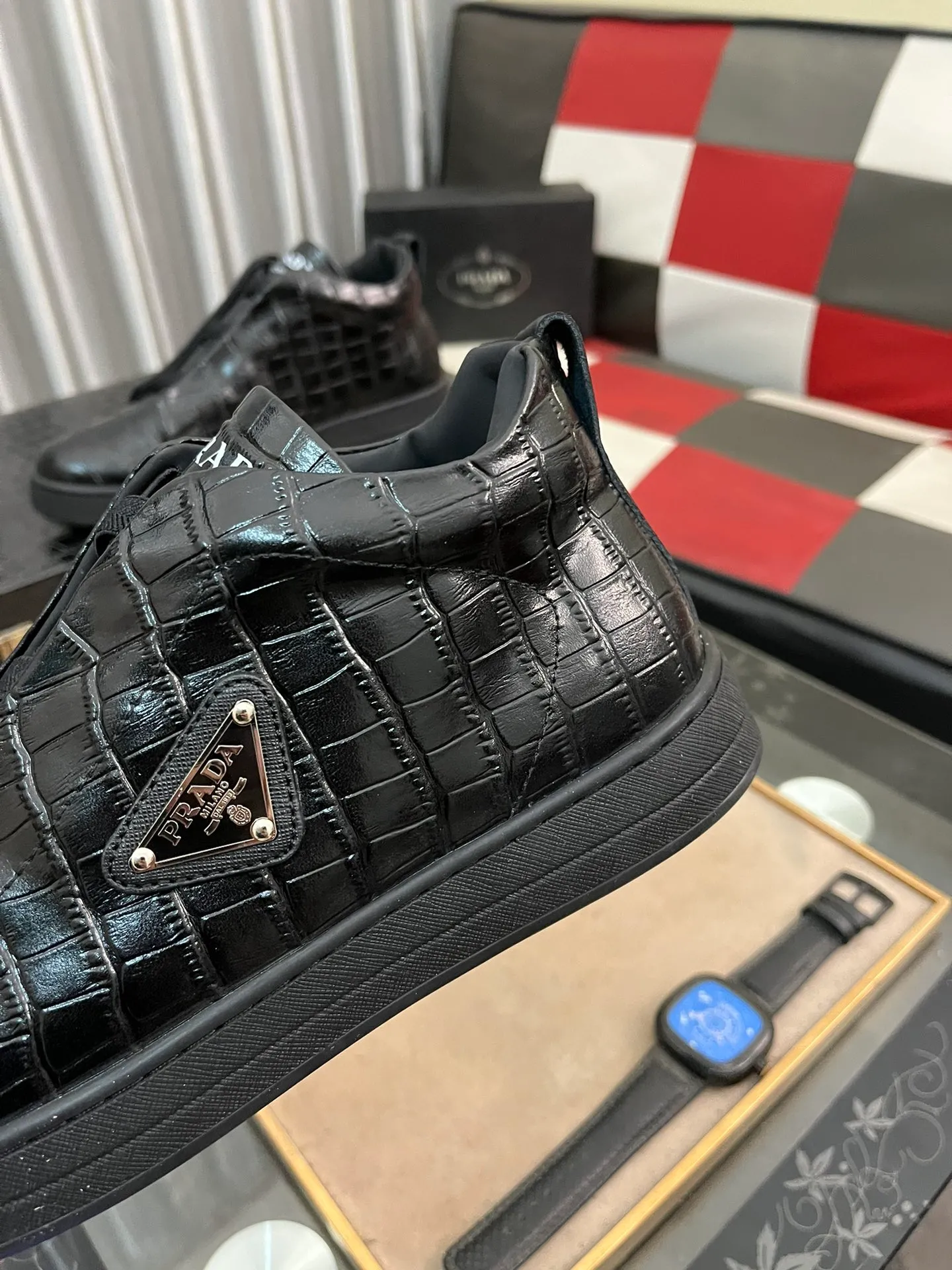 Men's shoes 💰580⌚️⌚️【PRADA】Prada - High-end quality casual sports shoes - Upper: calfskin shoe body with brand metal fasteners, - Inner lining: breathable leather lining - Outsole: ultra-light TPU foam·rubber; molded outsole -Super high quality control·Fine workmanship: highlighted (high-end·luxury·grade) -Size: 38-443️⃣Colors available
